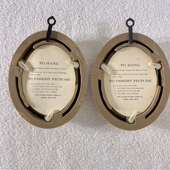 Vintage Floral Oval Wall Art Set W Gold Tone Chunky Frames x2 - Picture 5 of 9